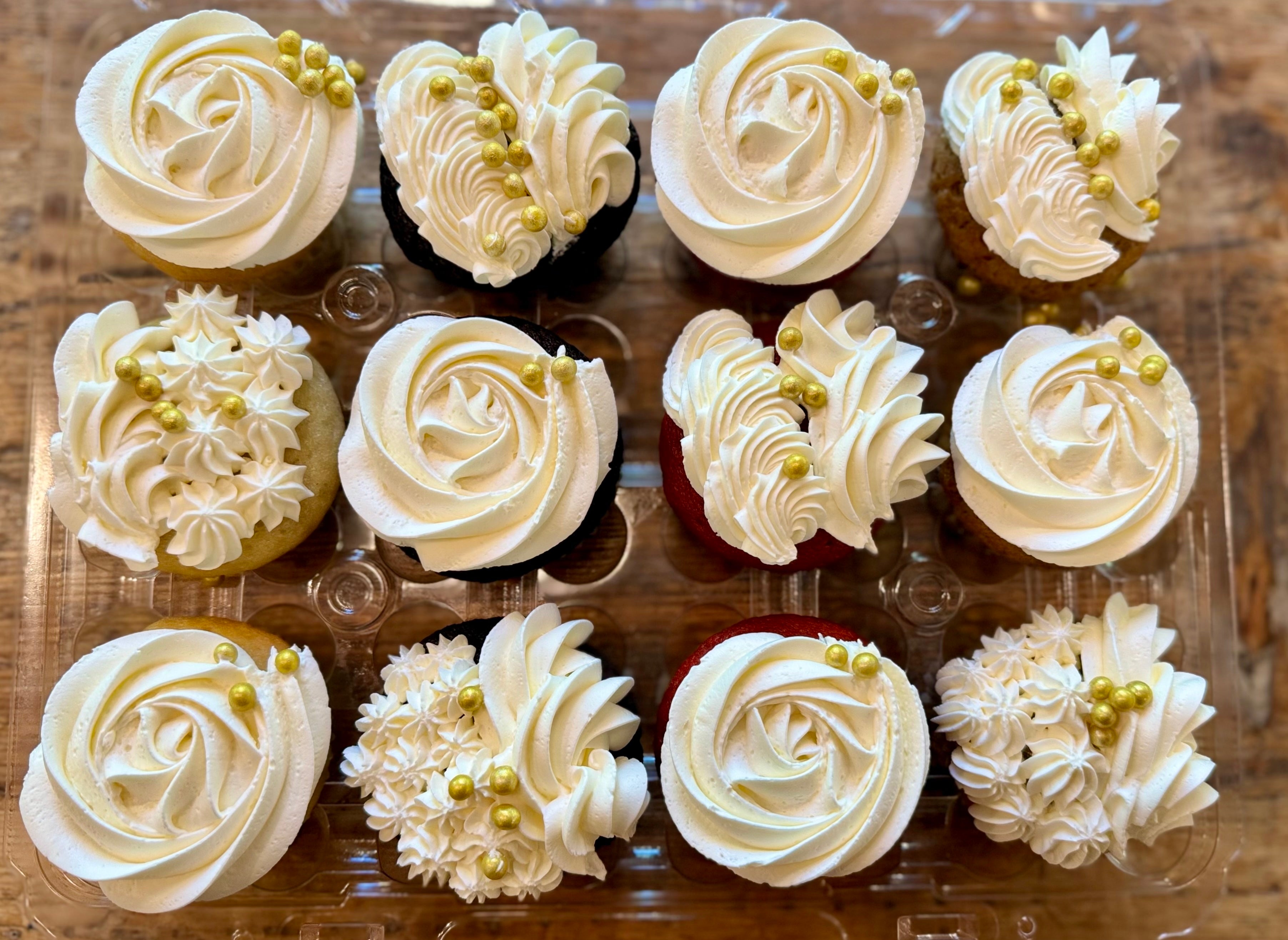 Wedding Shower Cupcakes | Molly's Cupcakes RiverEast/Streeterville Wedding Shower Cupcakes | Molly's Cupcakes RiverEast/Streeterville